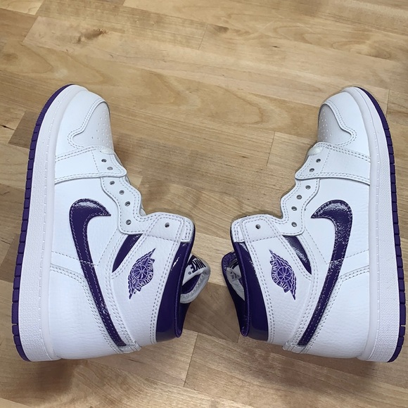 Kids Jordan 1 Retro High - Picture 5 of 8